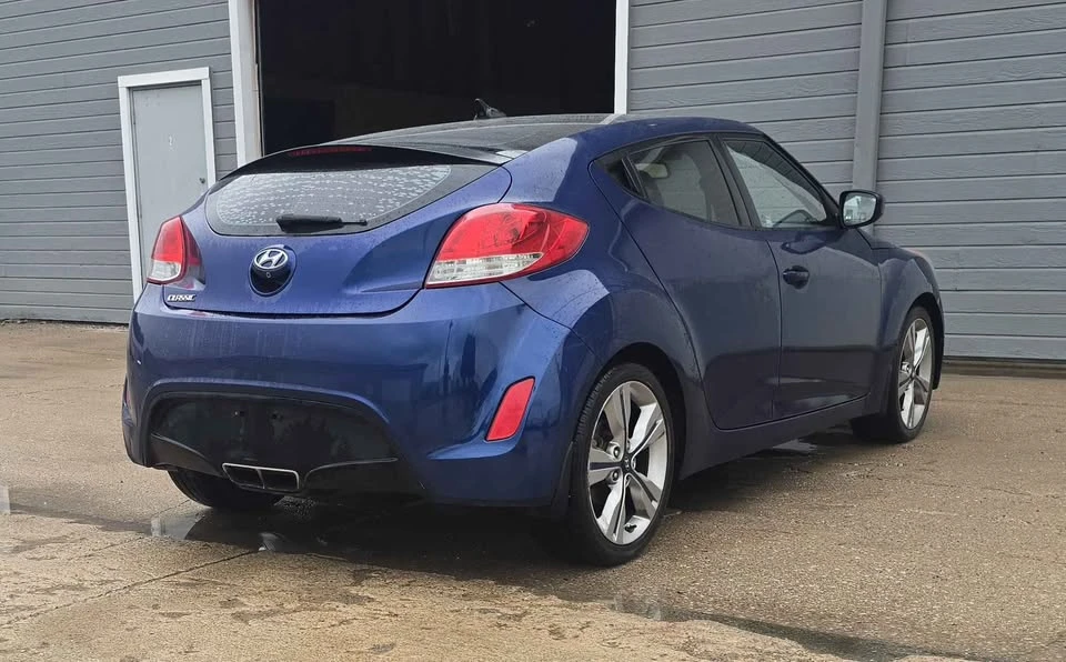 2016 Hyundai Veloster - Image 4 of 5