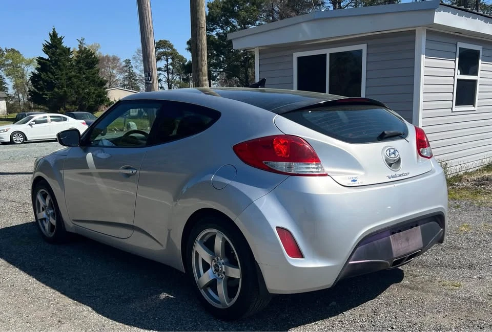 2016 Hyundai Veloster - Image 7 of 13