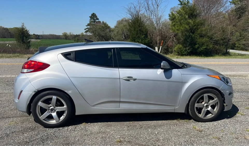 2016 Hyundai Veloster - Image 4 of 13