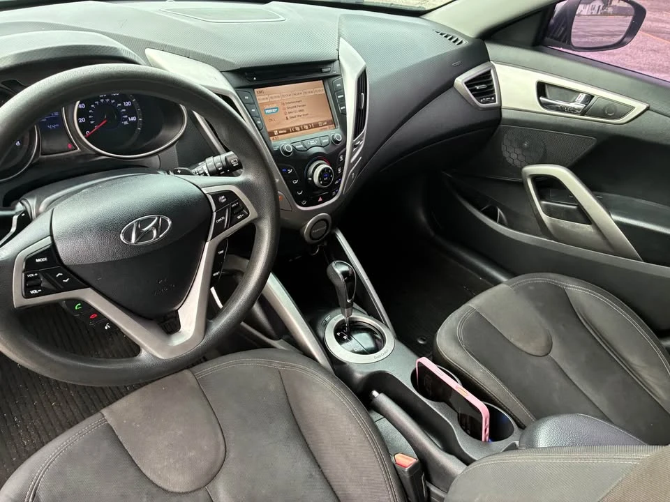 2016 Hyundai Veloster - Image 9 of 12