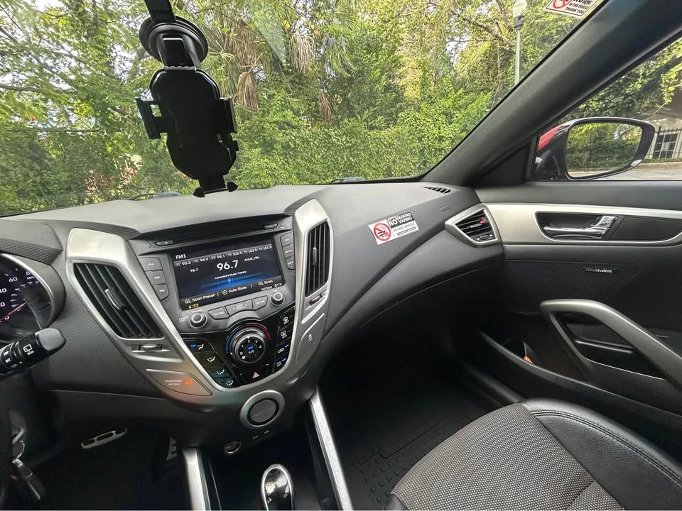 2016 Hyundai Veloster - Image 15 of 15