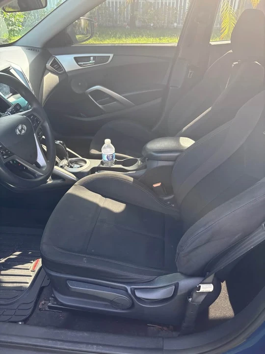 2016 Hyundai Veloster - Image 6 of 8