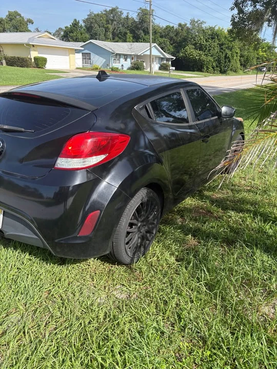 2016 Hyundai Veloster - Image 3 of 8
