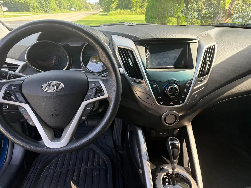 2016 Hyundai Veloster - Image 7 of 8
