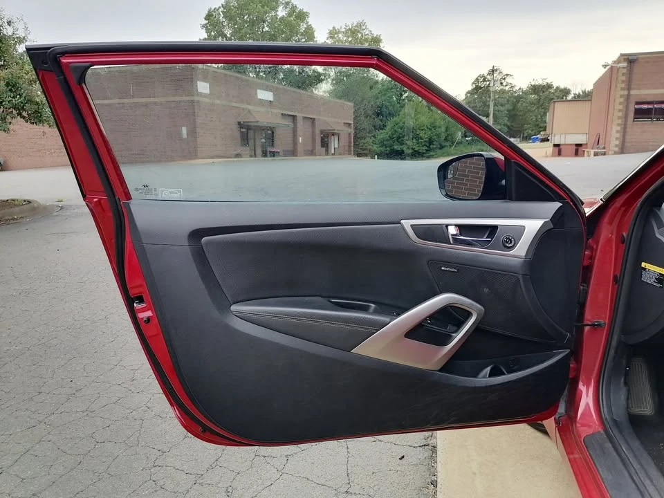 2016 Hyundai Veloster - Image 9 of 20