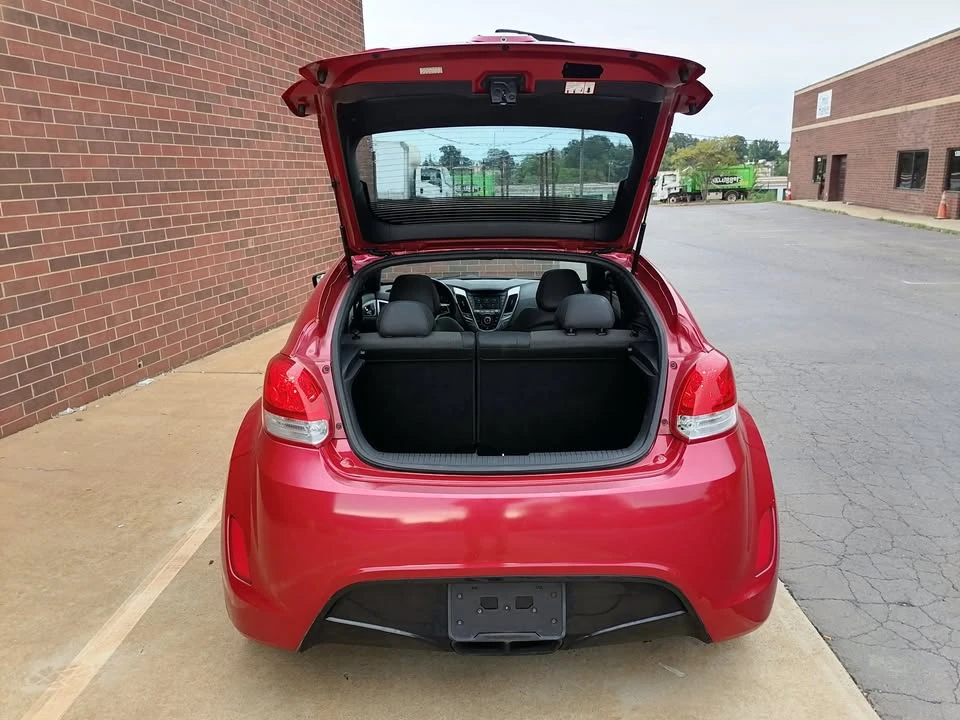 2016 Hyundai Veloster - Image 10 of 20