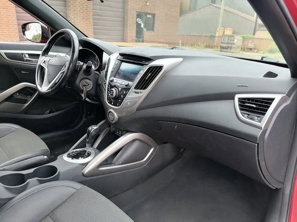 2016 Hyundai Veloster - Image 18 of 20