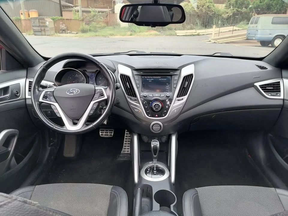 2016 Hyundai Veloster - Image 11 of 20