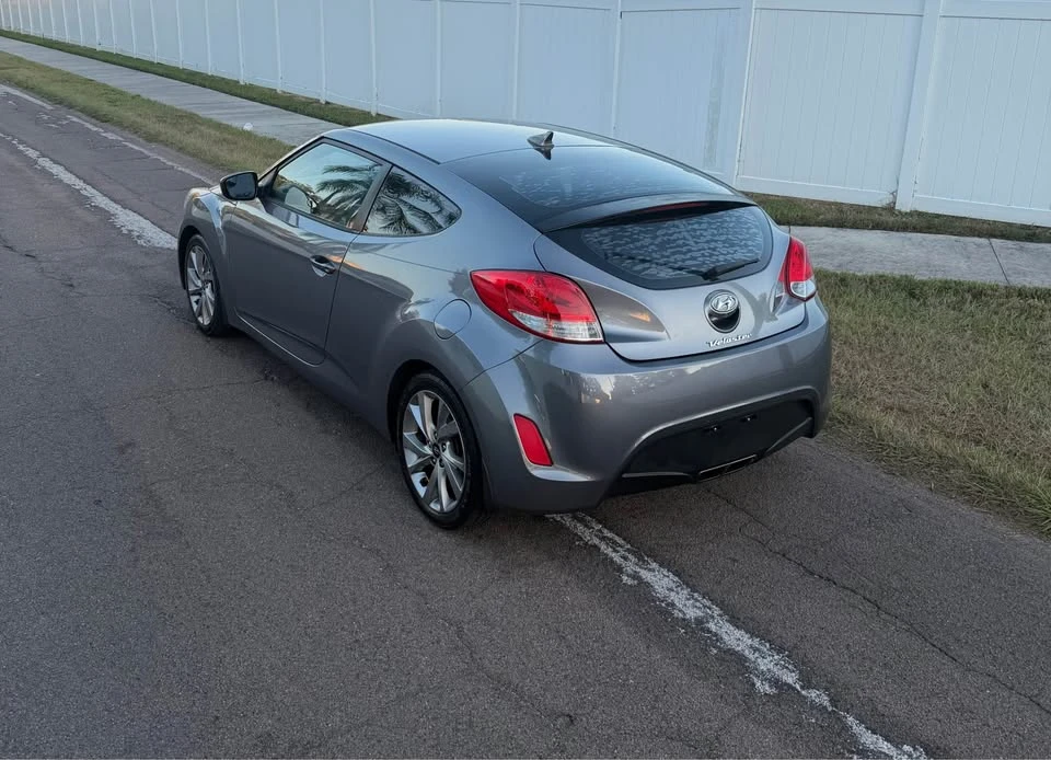 2016 Hyundai Veloster - Image 6 of 19