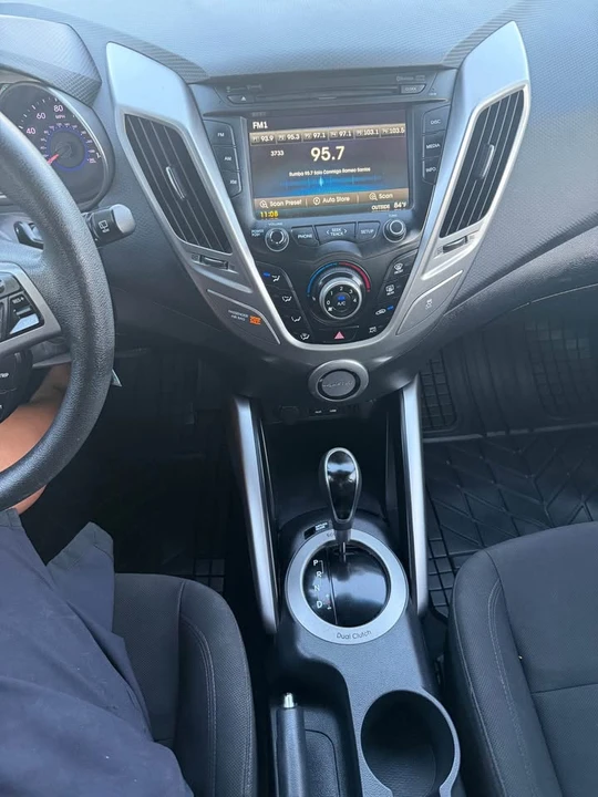 2016 Hyundai Veloster - Image 12 of 19