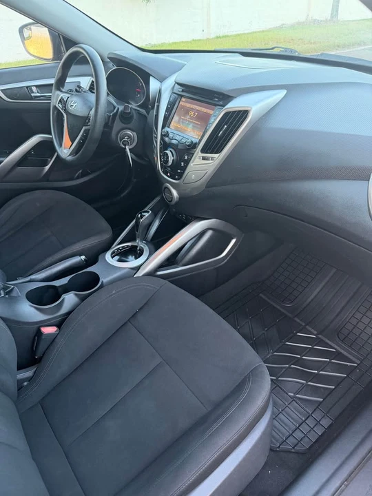 2016 Hyundai Veloster - Image 11 of 19