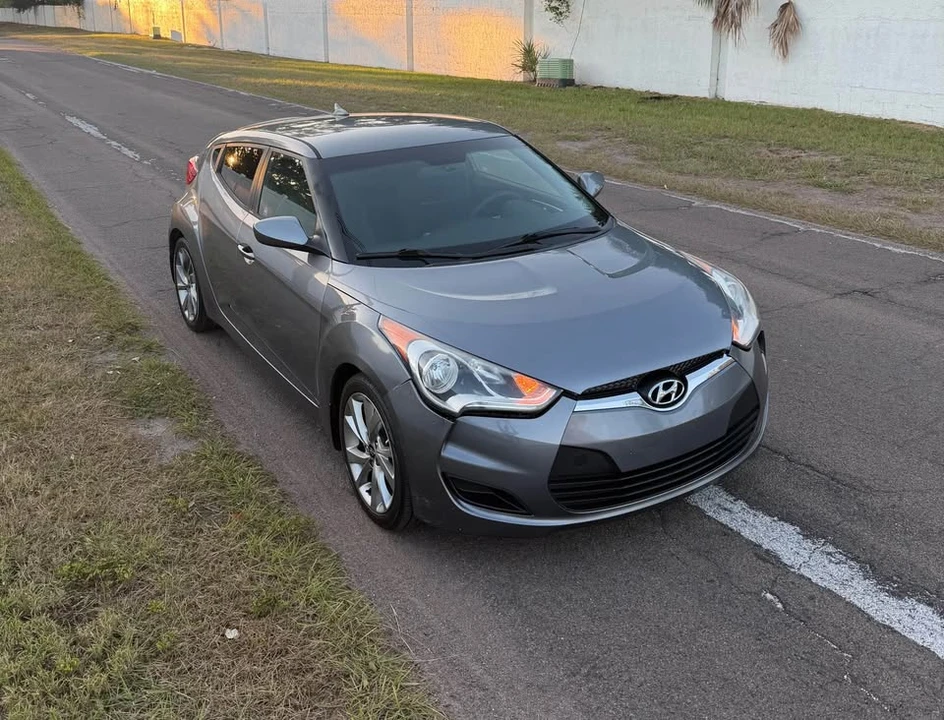 2016 Hyundai Veloster - Image 2 of 19