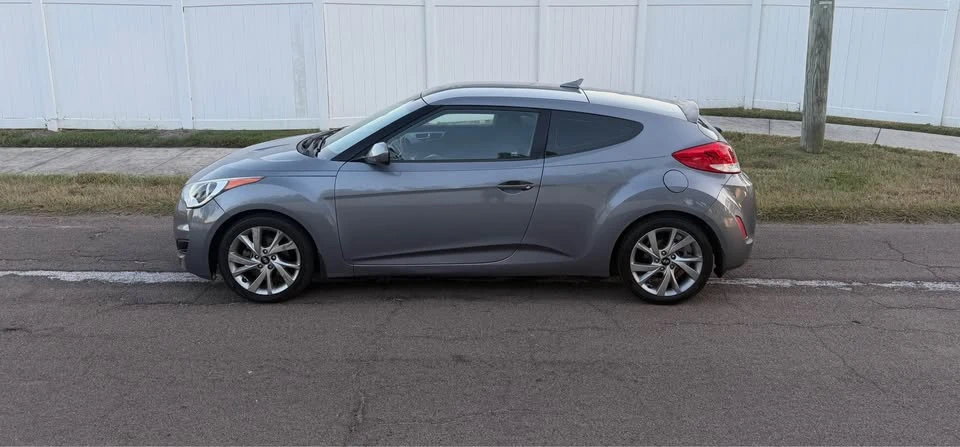 2016 Hyundai Veloster - Image 8 of 19