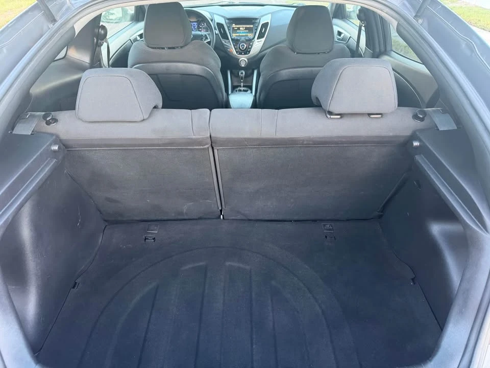 2016 Hyundai Veloster - Image 16 of 19