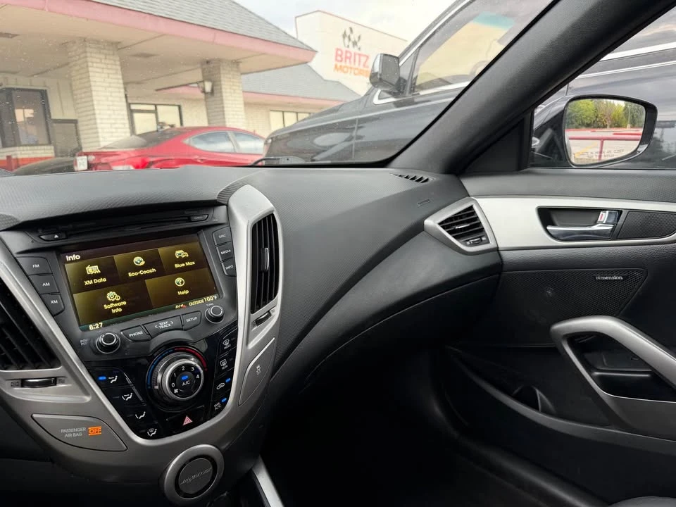 2016 Hyundai Veloster - Image 12 of 17