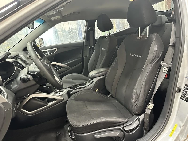 2016 Hyundai Veloster - Image 11 of 21
