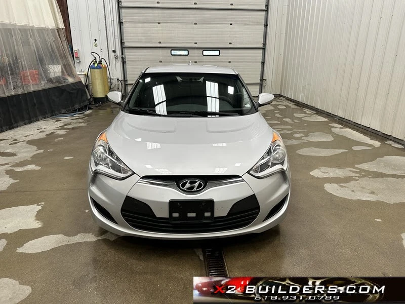 2016 Hyundai Veloster - Image 2 of 22