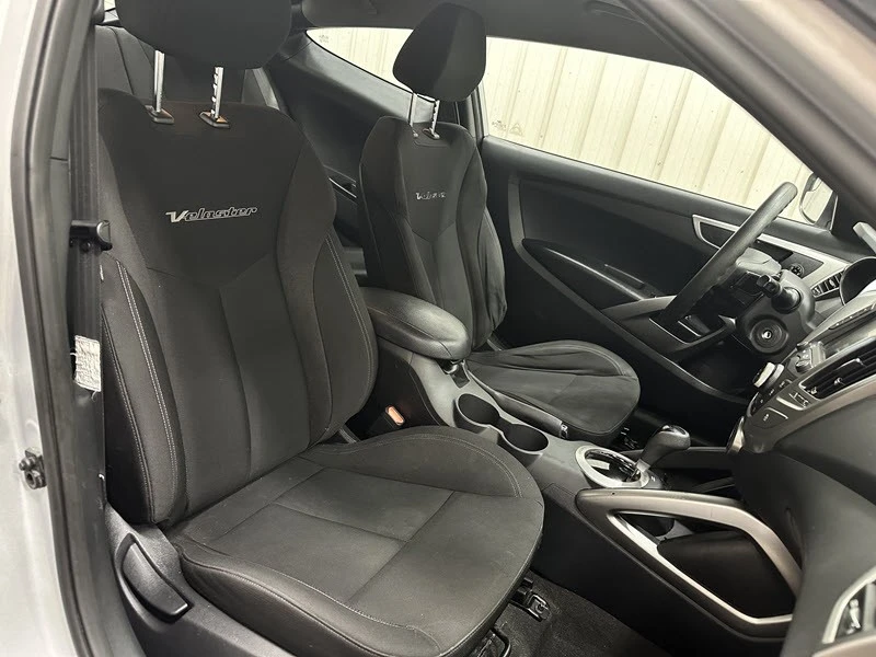 2016 Hyundai Veloster - Image 18 of 22