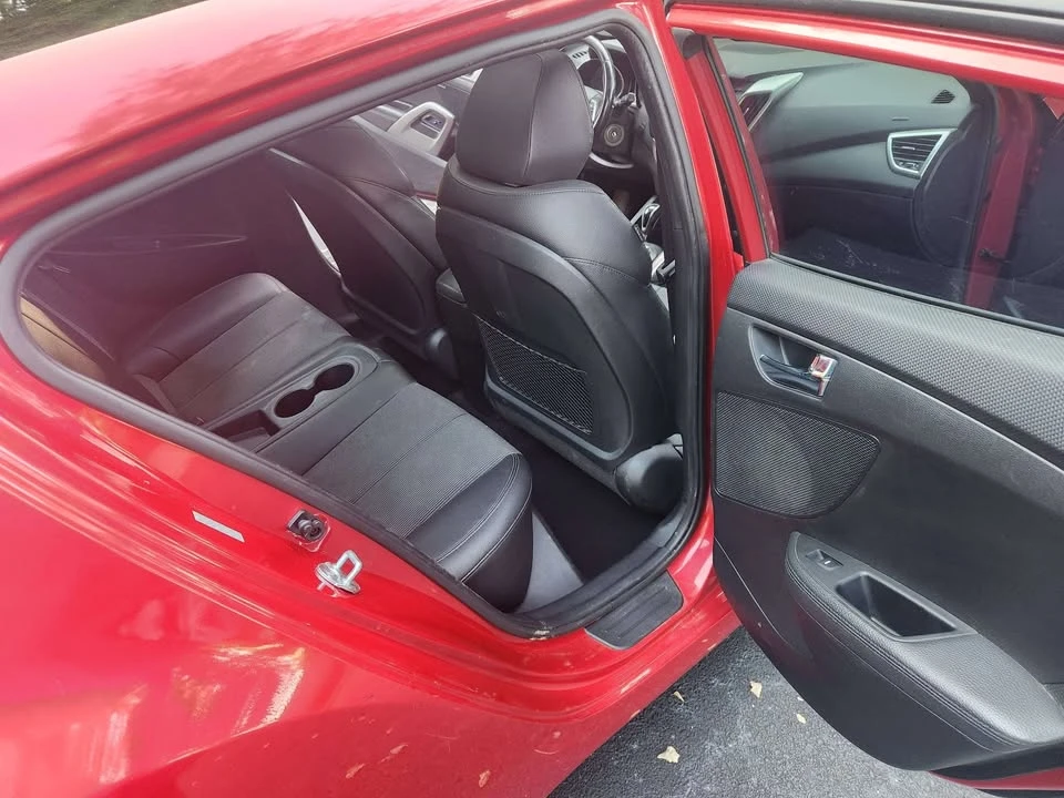 2016 Hyundai Veloster - Image 11 of 14