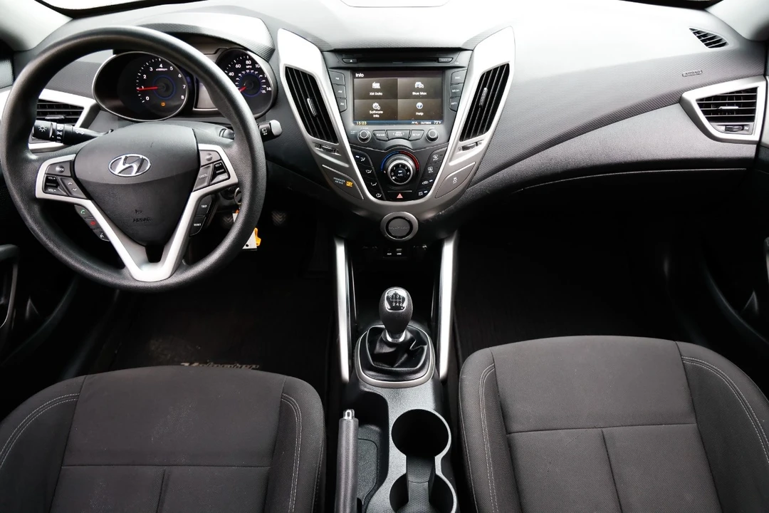 2016 Hyundai Veloster - Image 2 of 21