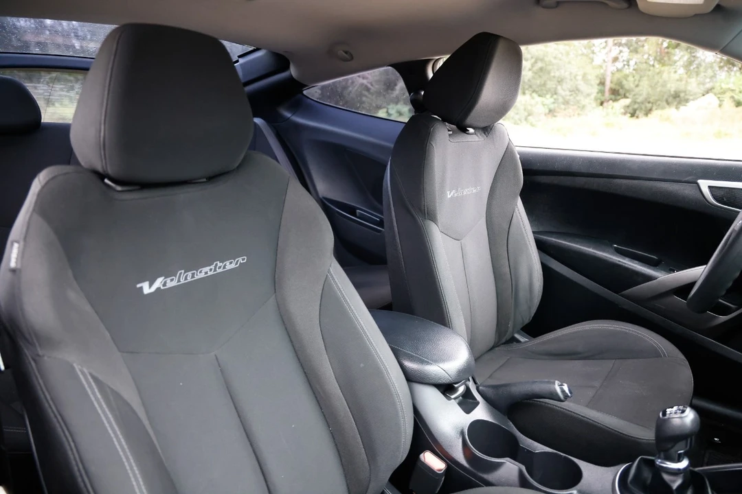 2016 Hyundai Veloster - Image 18 of 21