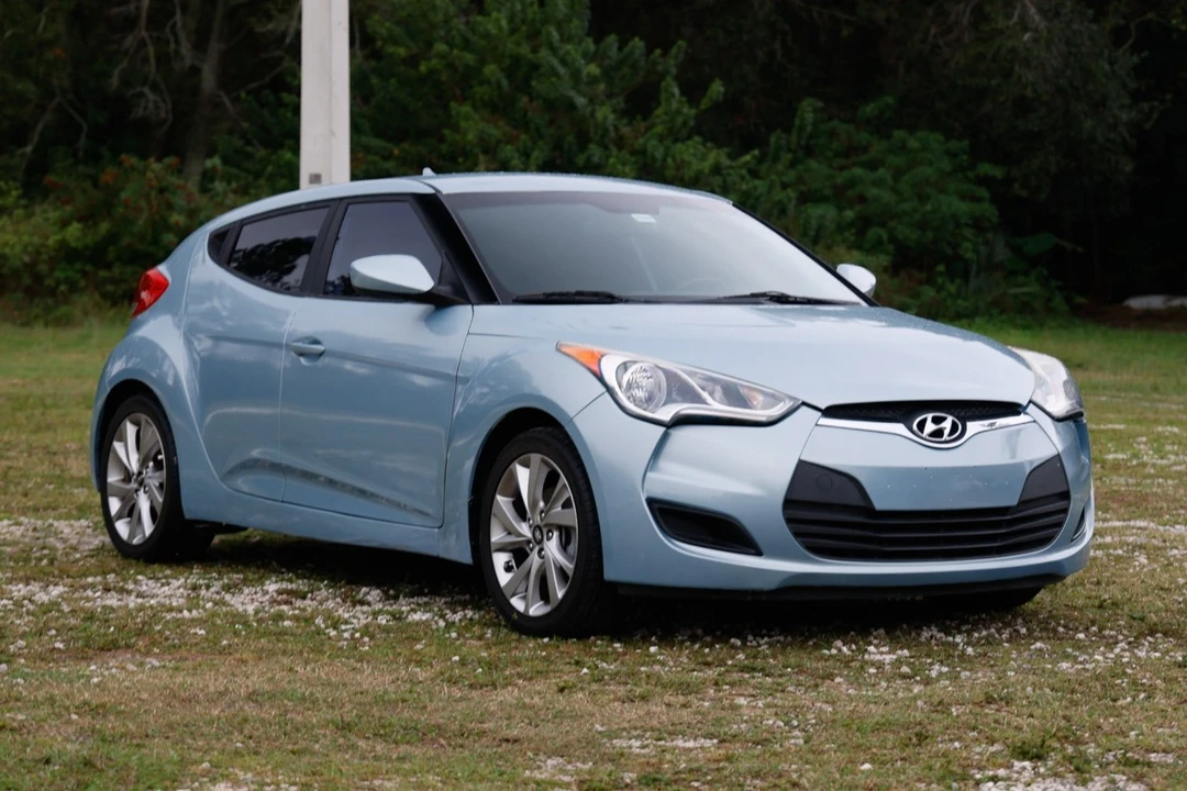 2016 Hyundai Veloster - Image 15 of 21