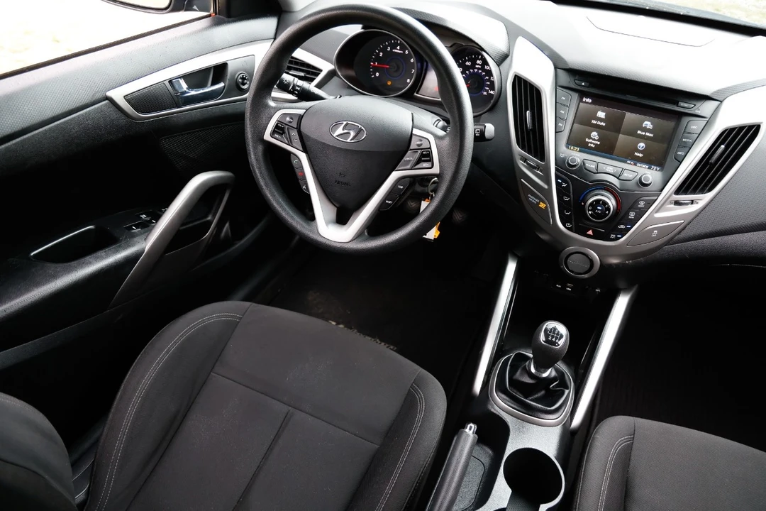 2016 Hyundai Veloster - Image 20 of 21