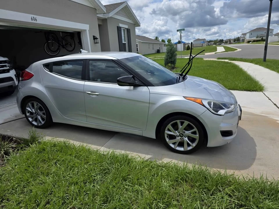 2016 Hyundai Veloster - Image 2 of 6