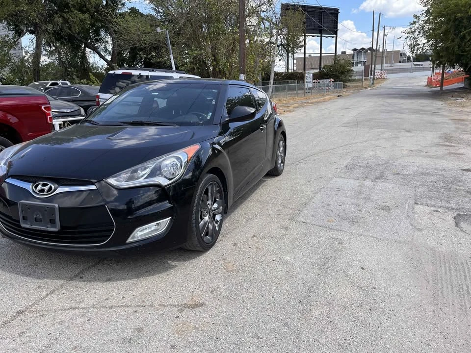 2016 Hyundai Veloster - Image 4 of 14