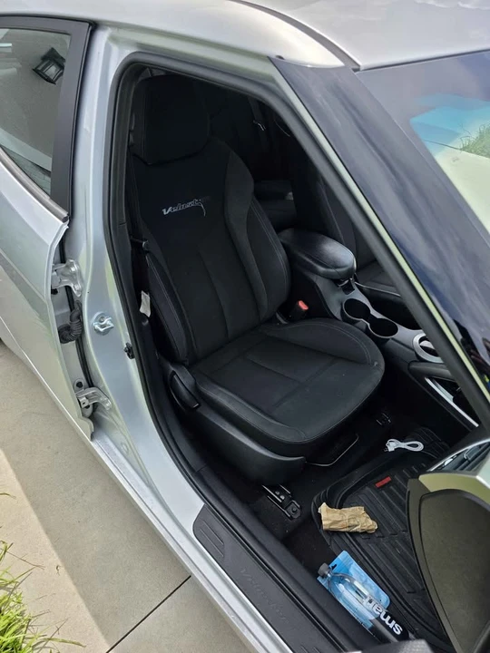 2016 Hyundai Veloster - Image 4 of 6