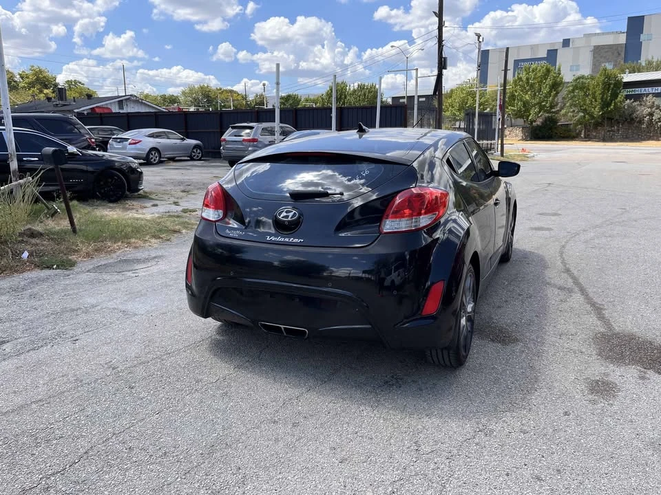 2016 Hyundai Veloster - Image 7 of 14