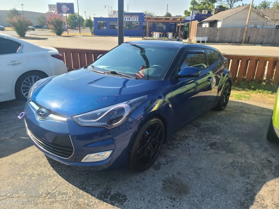 2016 Hyundai Veloster - Image 2 of 4