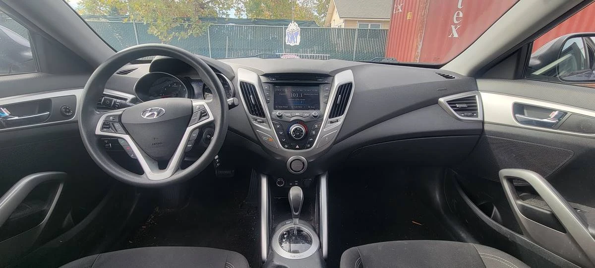 2016 Hyundai Veloster - Image 7 of 13