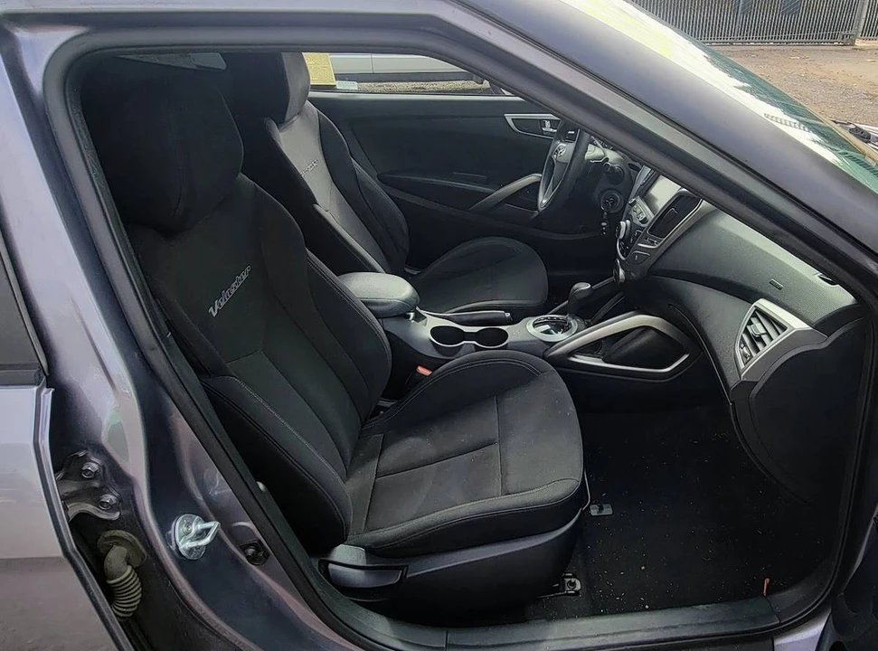 2016 Hyundai Veloster - Image 11 of 13