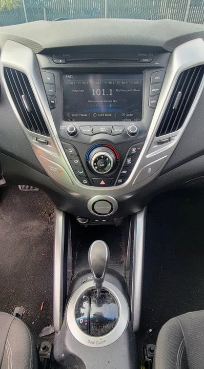 2016 Hyundai Veloster - Image 8 of 13