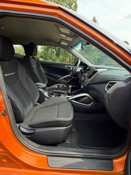 2016 Hyundai Veloster - Image 7 of 11