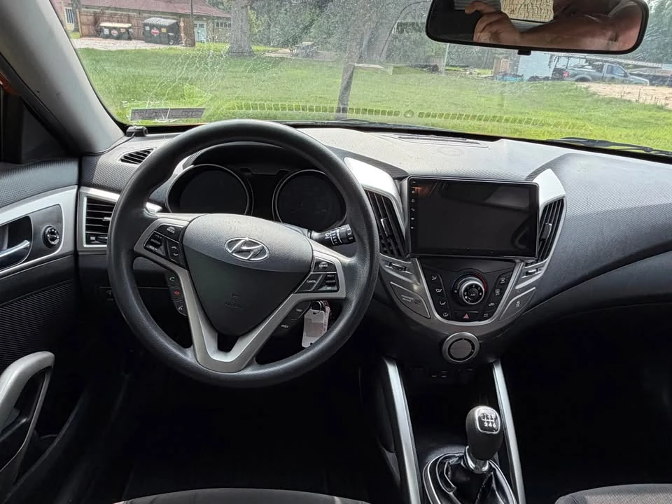 2016 Hyundai Veloster - Image 9 of 11