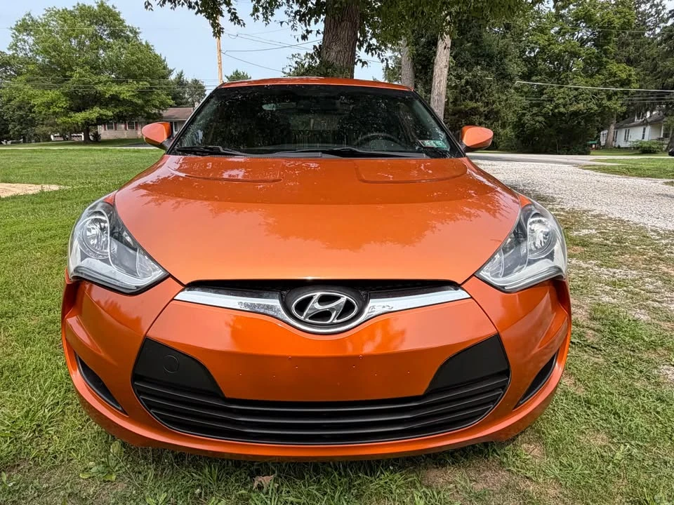 2016 Hyundai Veloster - Image 2 of 11