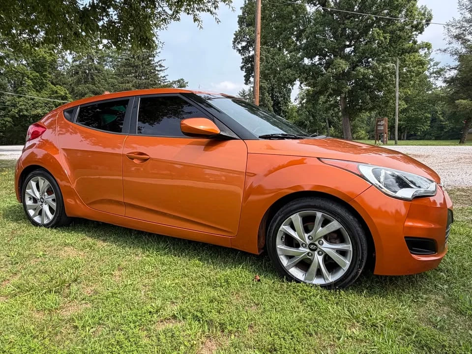 2016 Hyundai Veloster - Image 3 of 11