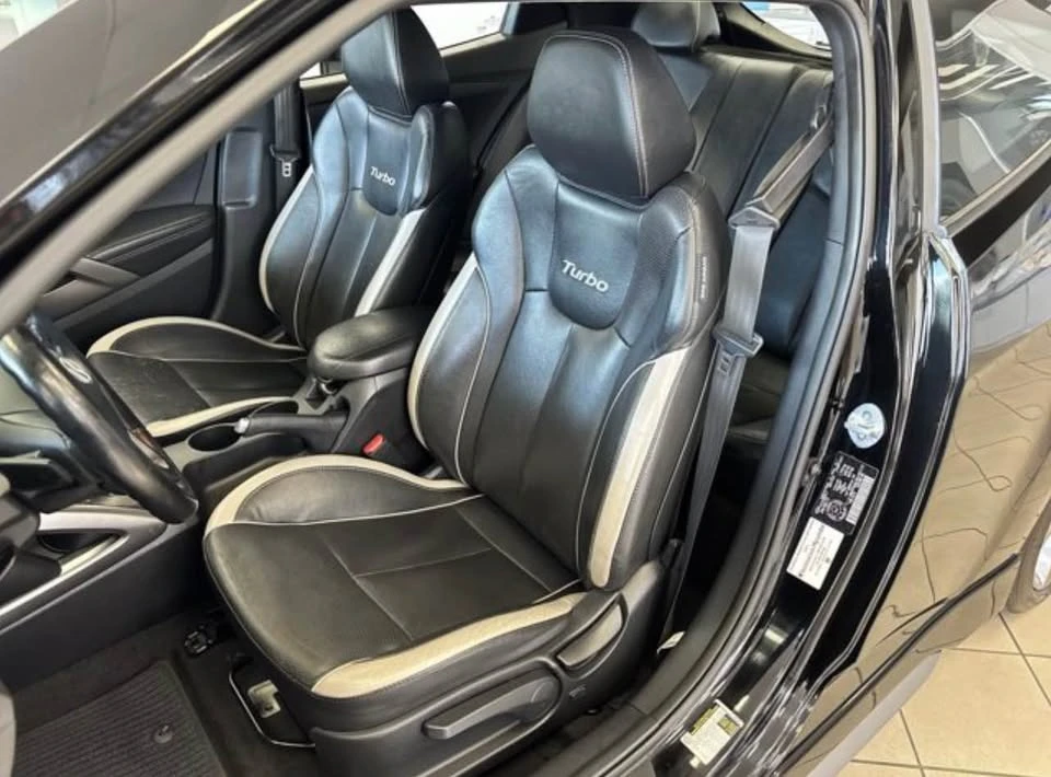 2016 Hyundai Veloster - Image 4 of 5