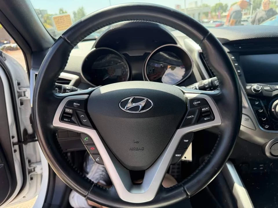 2016 Hyundai Veloster - Image 13 of 20