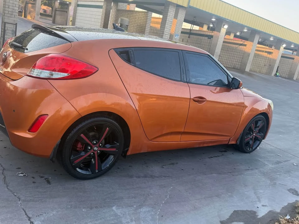 2016 Hyundai Veloster - Image 4 of 9