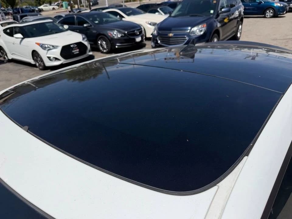 2016 Hyundai Veloster - Image 9 of 20