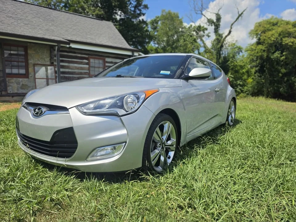 2016 Hyundai Veloster - Image 5 of 10