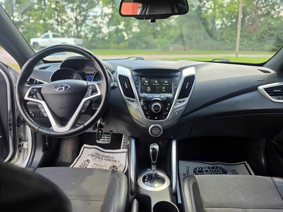 2016 Hyundai Veloster - Image 2 of 10
