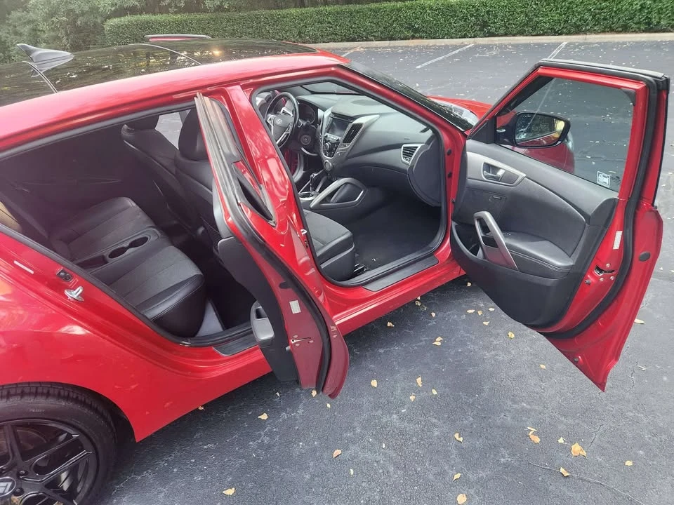 2016 Hyundai Veloster - Image 10 of 14