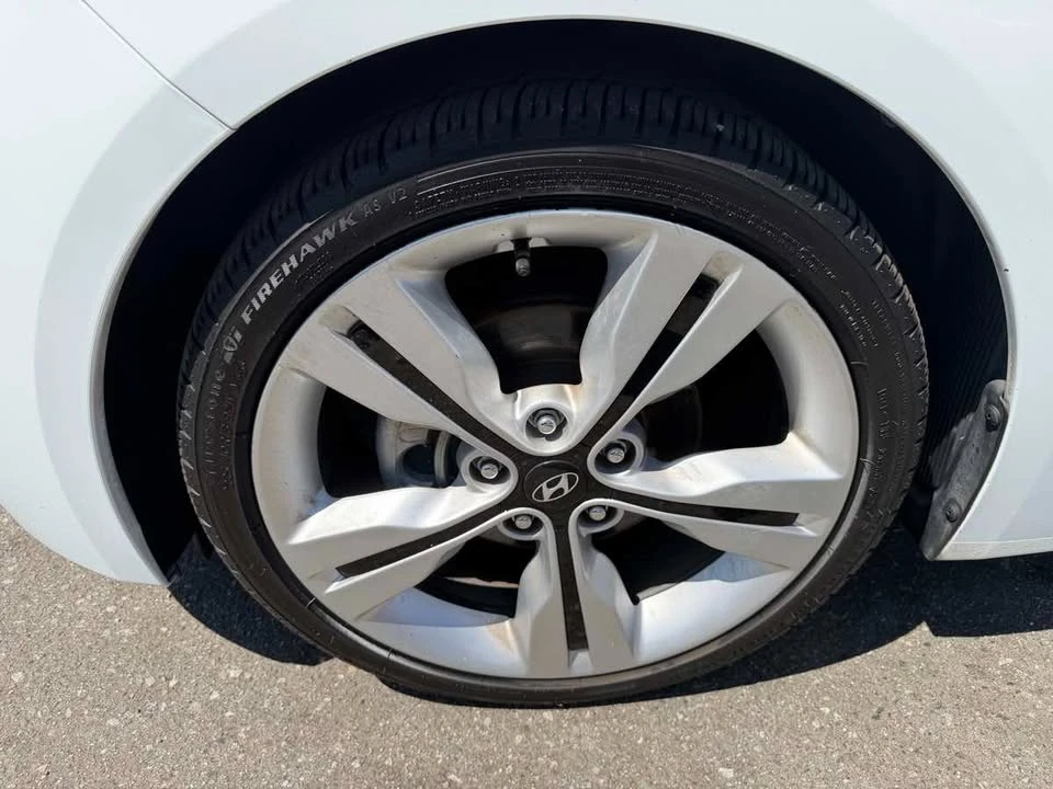 2016 Hyundai Veloster - Image 8 of 20