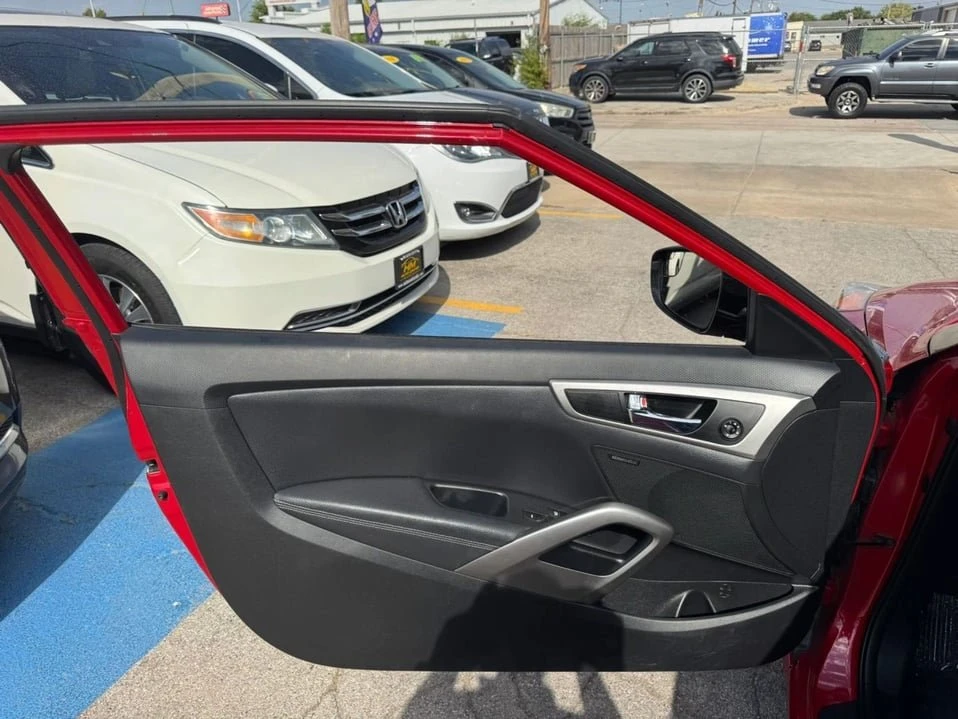 2016 Hyundai Veloster - Image 7 of 20