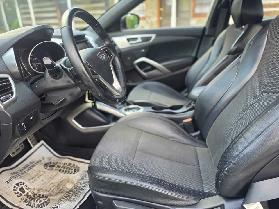 2016 Hyundai Veloster - Image 9 of 10
