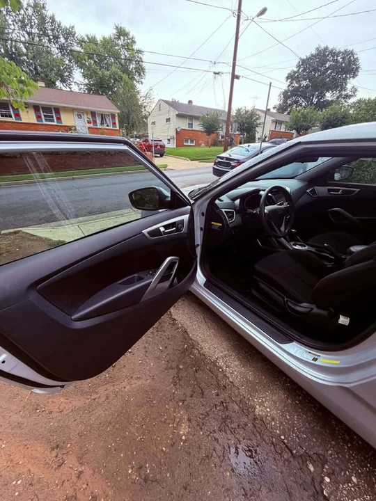 2016 Hyundai Veloster - Image 17 of 20